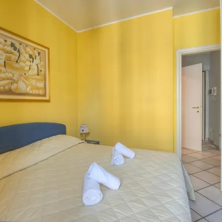 Charming Flat With Balcony In The Heart Of - Welkeys * Nice